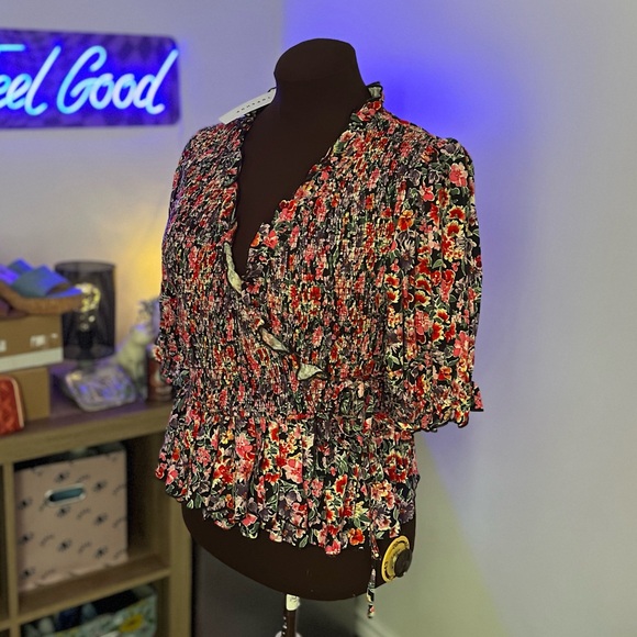 NWT TOPSHOP Smocked Floral Wrap Crop Top - Picture 3 of 11